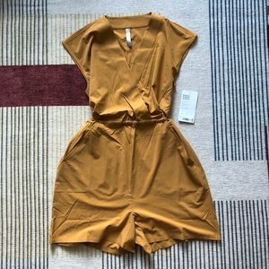 Athleta | Size Small Tuscan Gold Marlow Romper